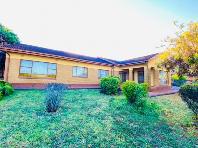 4 Bedroom House for Sale For Sale in Thohoyandou - MR684490