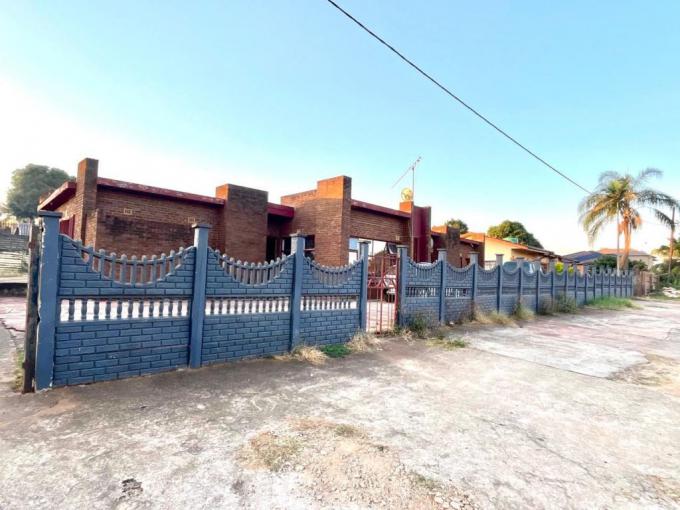 6 Bedroom House for Sale For Sale in Thohoyandou - MR684493