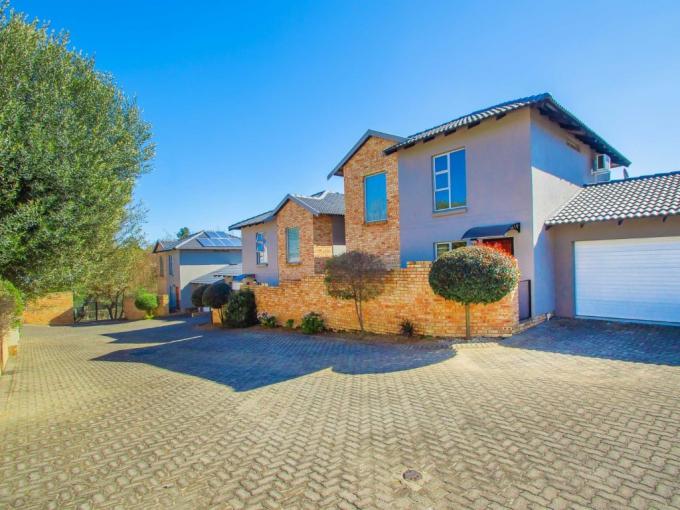 3 Bedroom Simplex for Sale For Sale in Honeydew Manor - MR684512