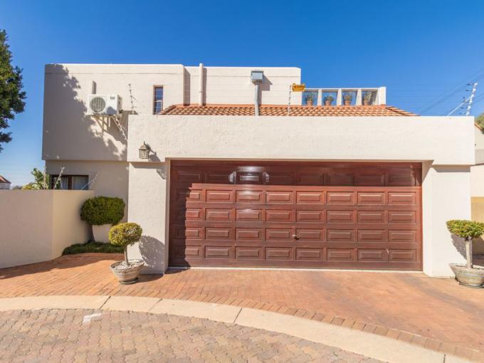 3 Bedroom House for Sale For Sale in Magaliessig - MR684533