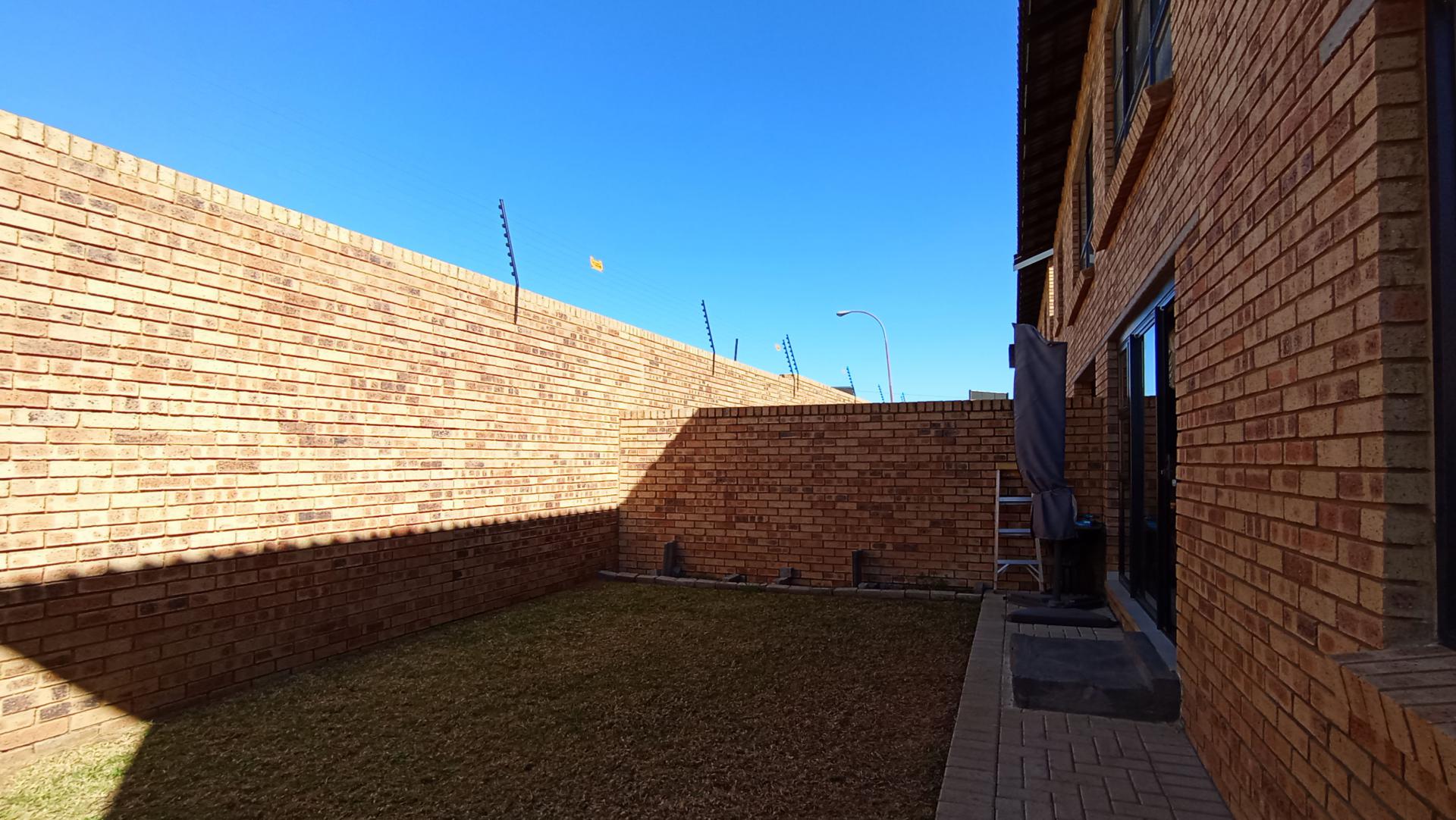 Backyard of property in Klippoortje