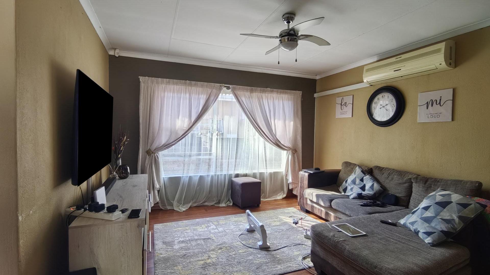 Lounges of property in Rustenburg