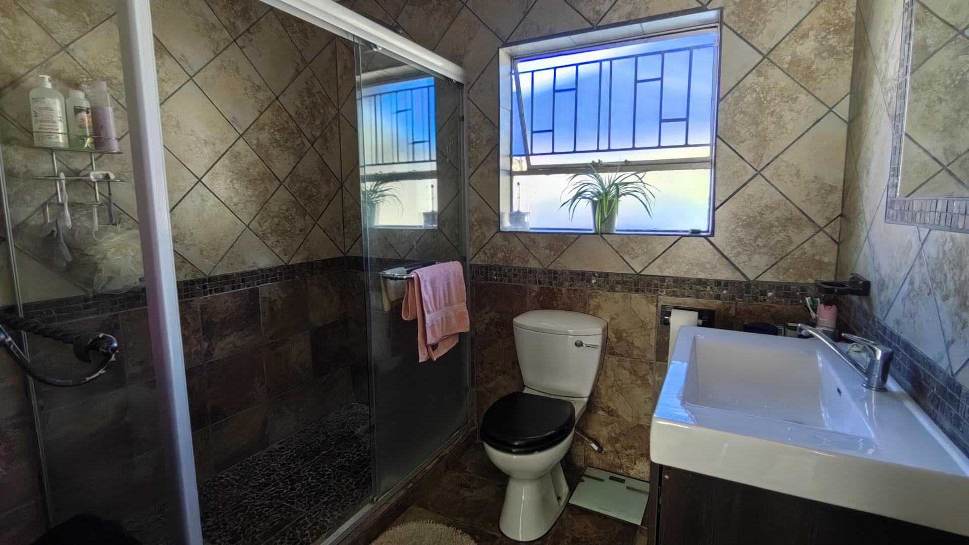 Main Bathroom of property in Rustenburg