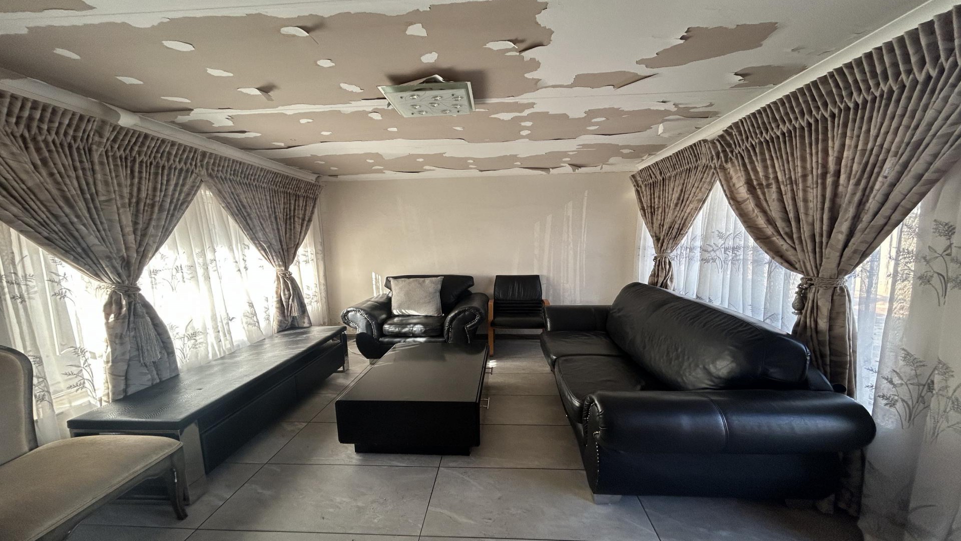 Lounges of property in Atteridgeville