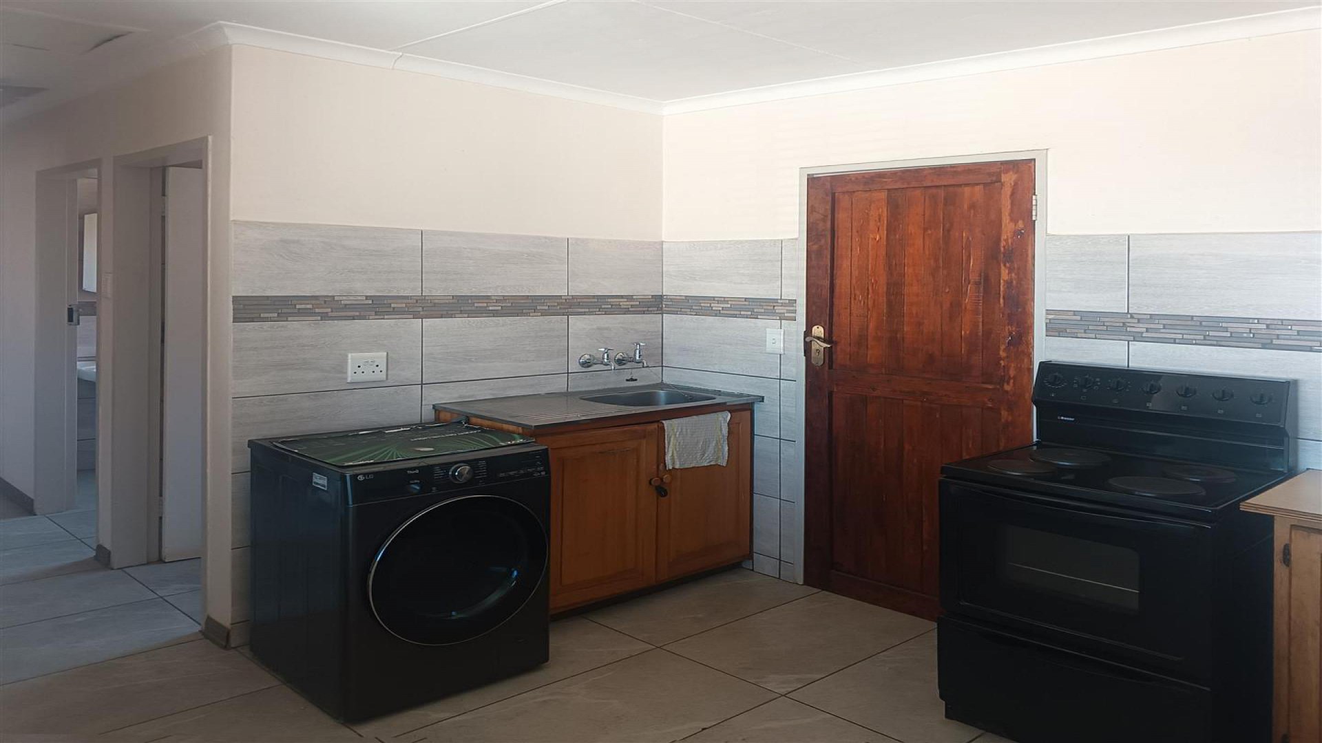 Kitchen - 12 square meters of property in Atteridgeville