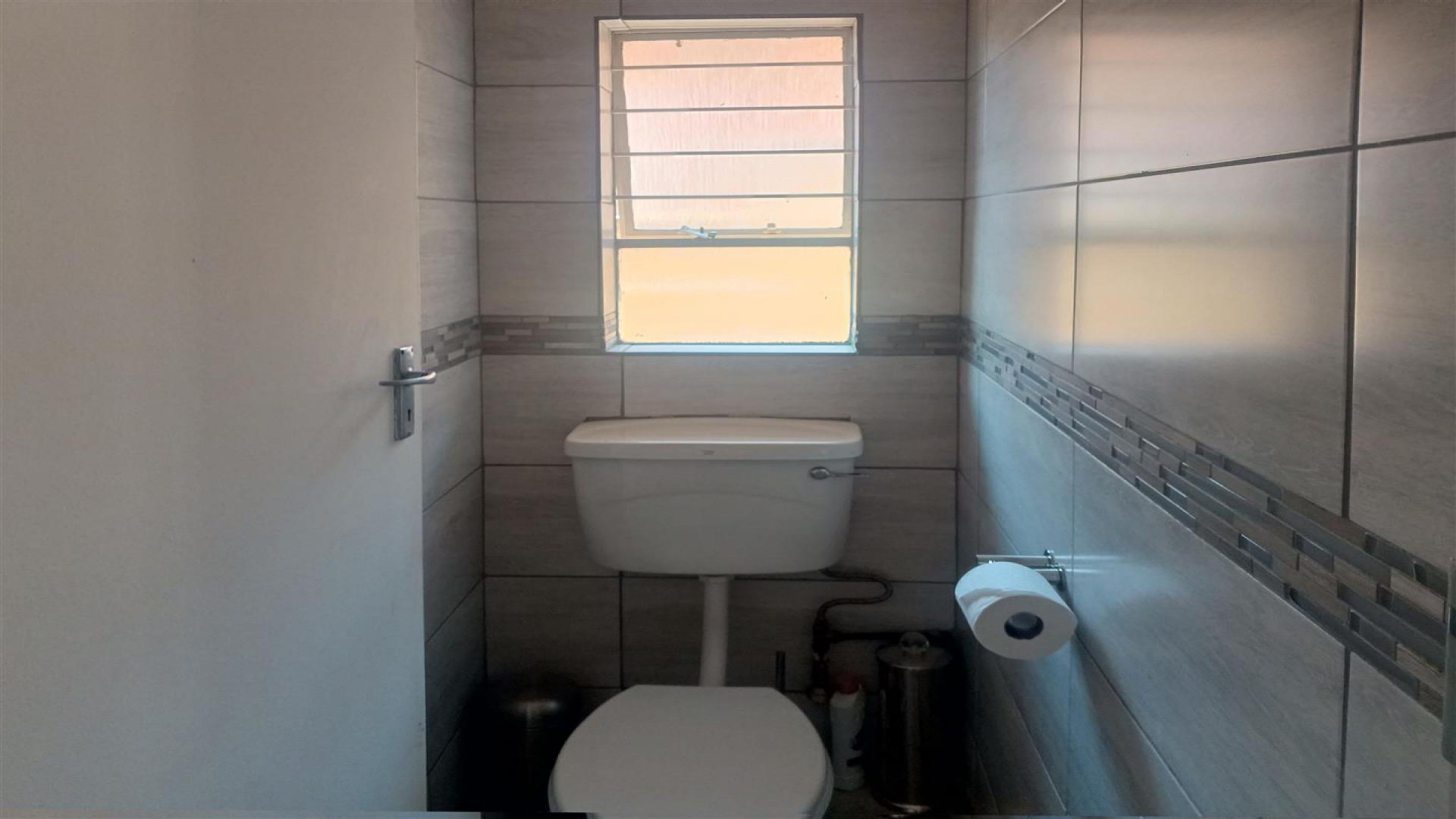 Bathroom 2 - 2 square meters of property in Atteridgeville