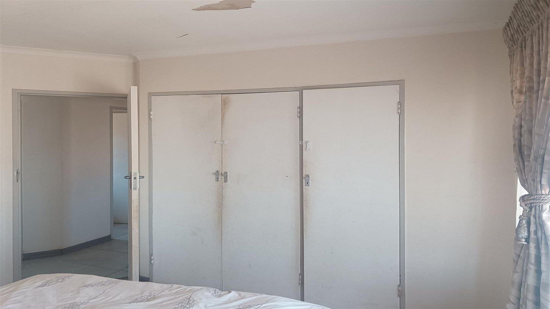 Bed Room 1 - 14 square meters of property in Atteridgeville