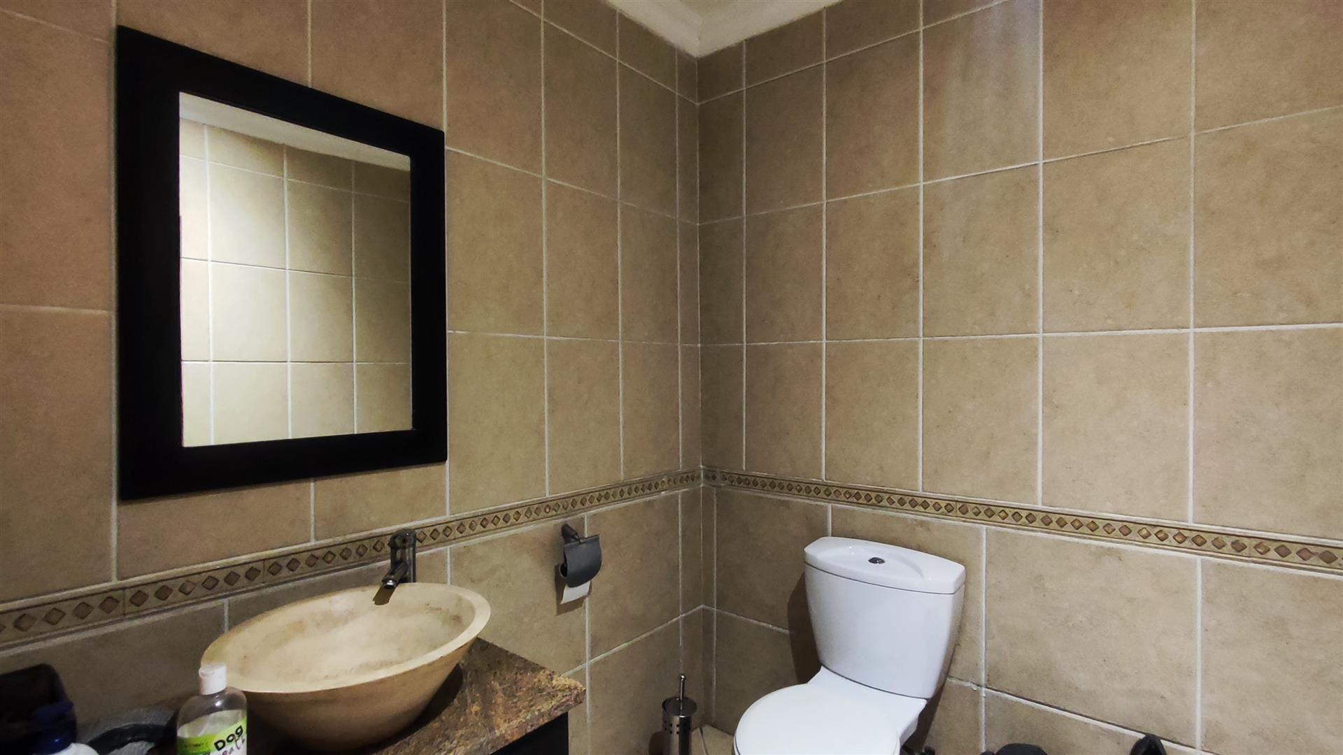 Guest Toilet - 5 square meters of property in Vanderbijlpark