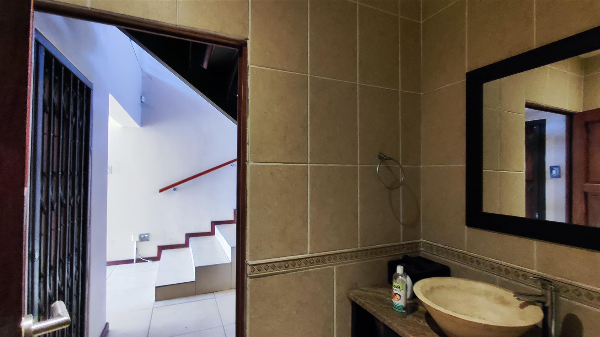 Guest Toilet - 5 square meters of property in Vanderbijlpark