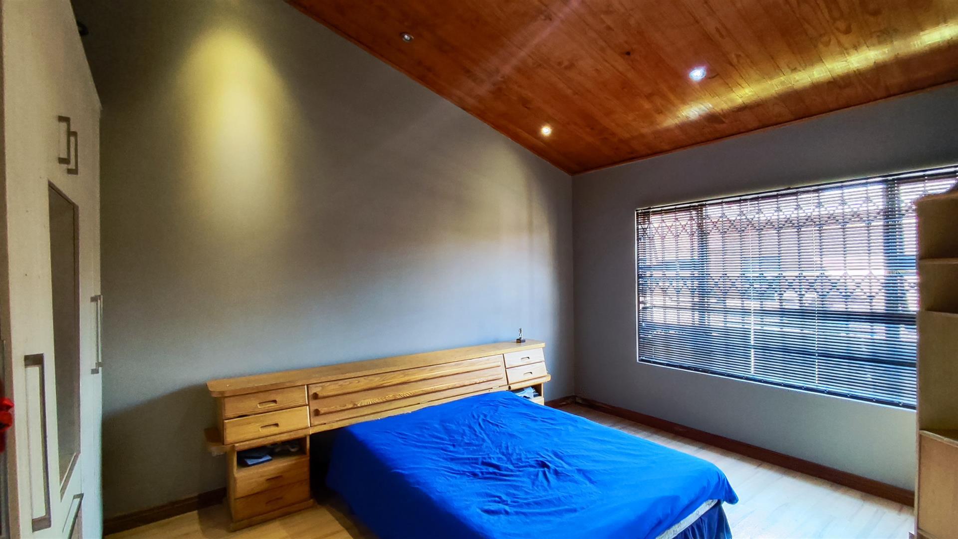 Bed Room 3 - 22 square meters of property in Vanderbijlpark