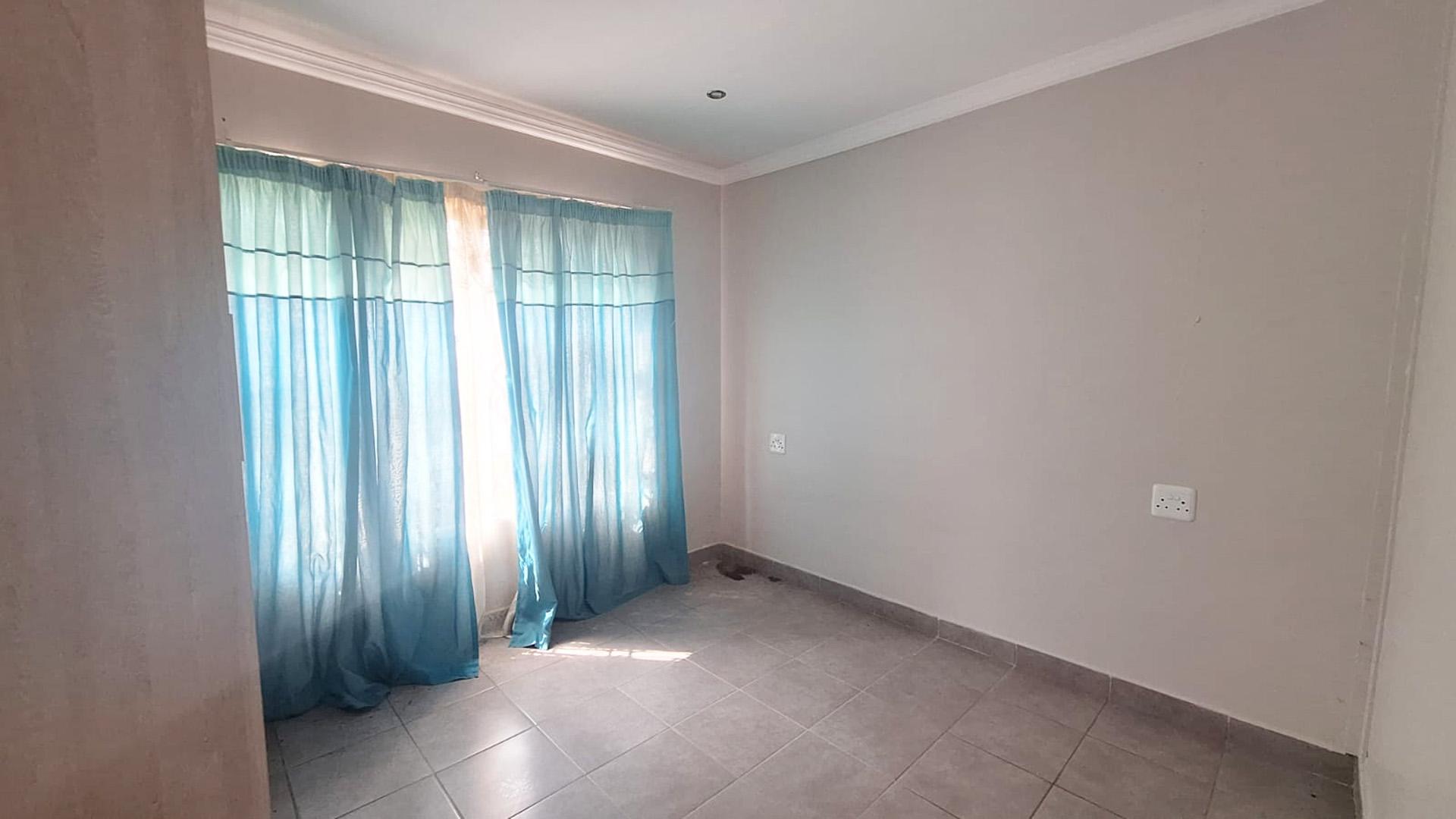 Bed Room 2 of property in Heidedal
