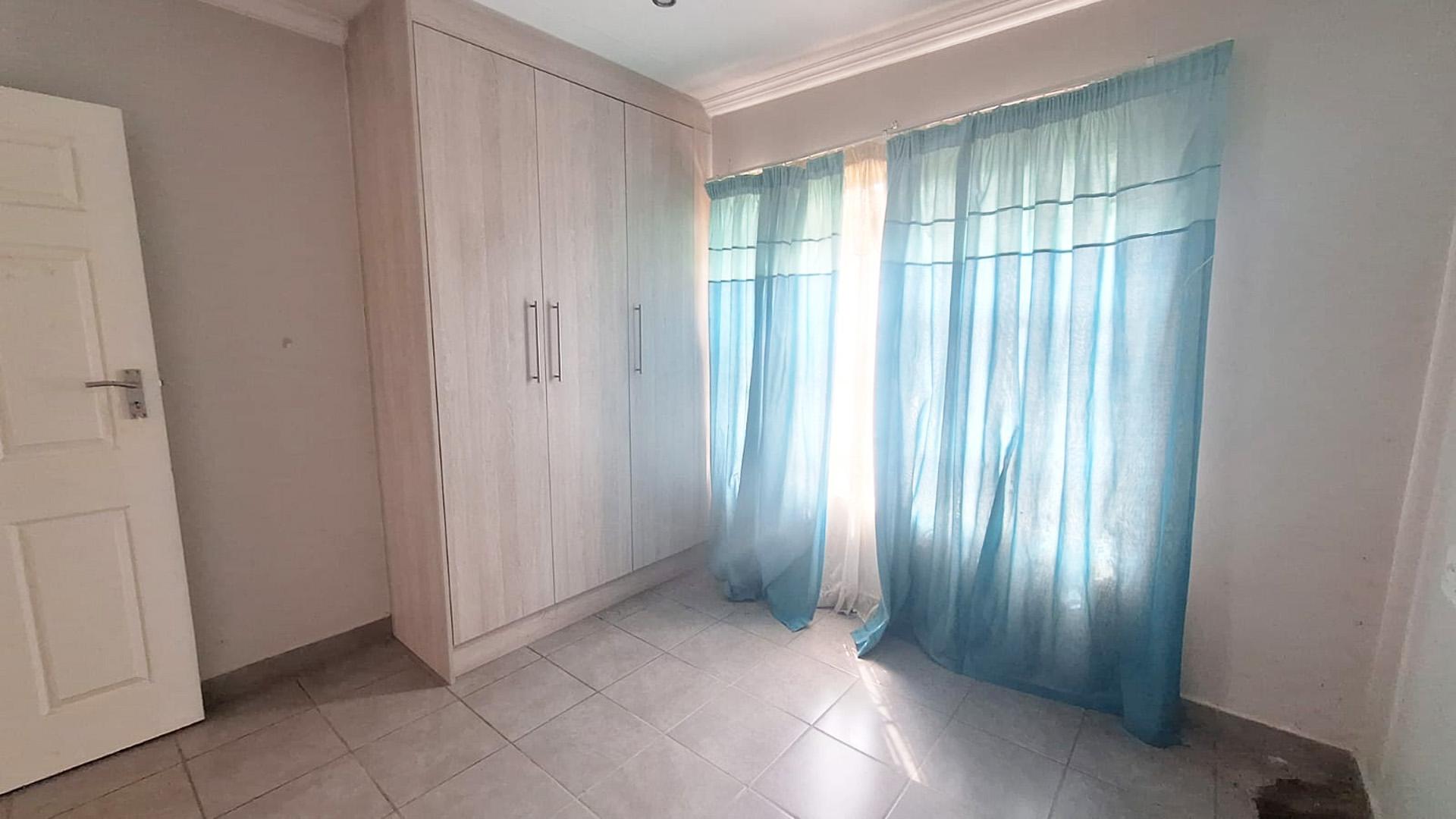 Bed Room 2 of property in Heidedal