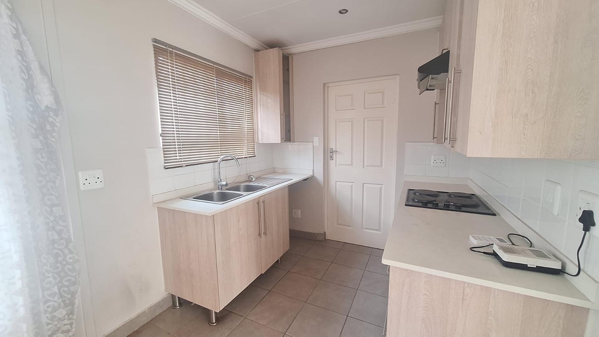 Kitchen of property in Heidedal