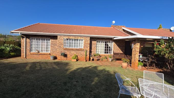 3 Bedroom Sectional Title for Sale For Sale in Annlin - MR684603