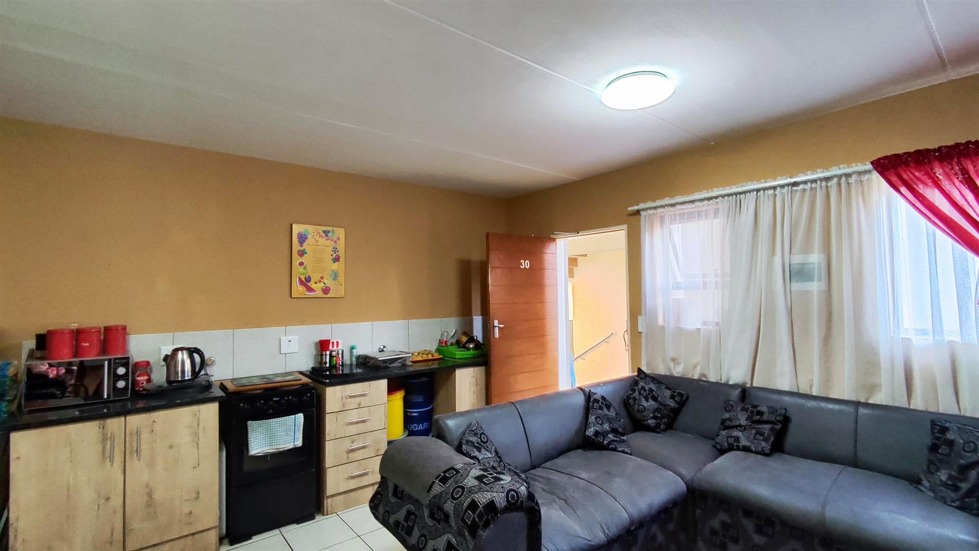 Lounges - 25 square meters of property in Rand Collieries Sh