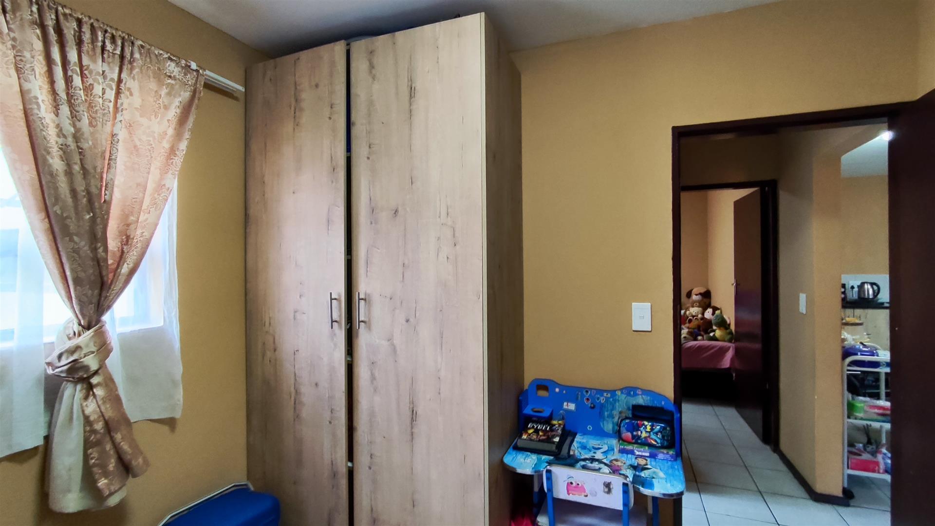 Bed Room 1 - 10 square meters of property in Rand Collieries Sh