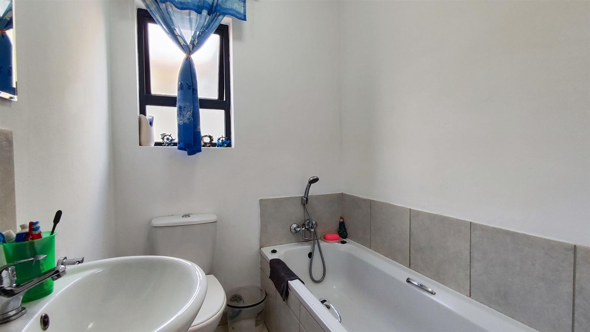 Bathroom 1 - 4 square meters of property in Rand Collieries Sh