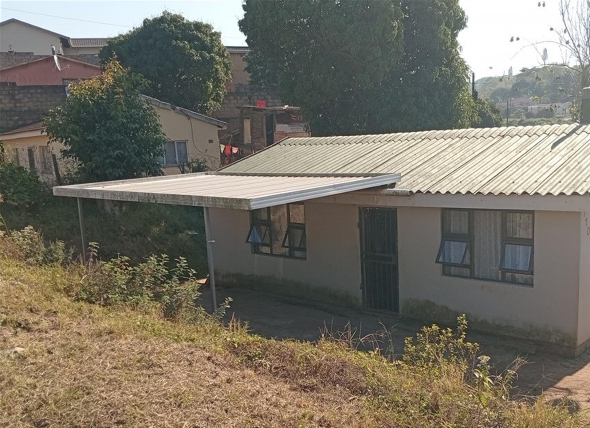 Front View of property in Kwamakhutha