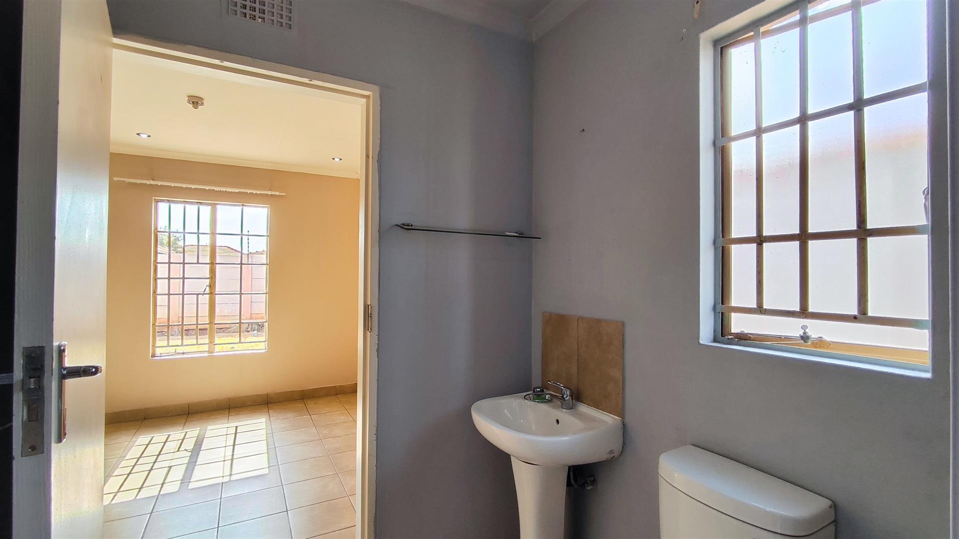 Staff Bathroom of property in Sky City