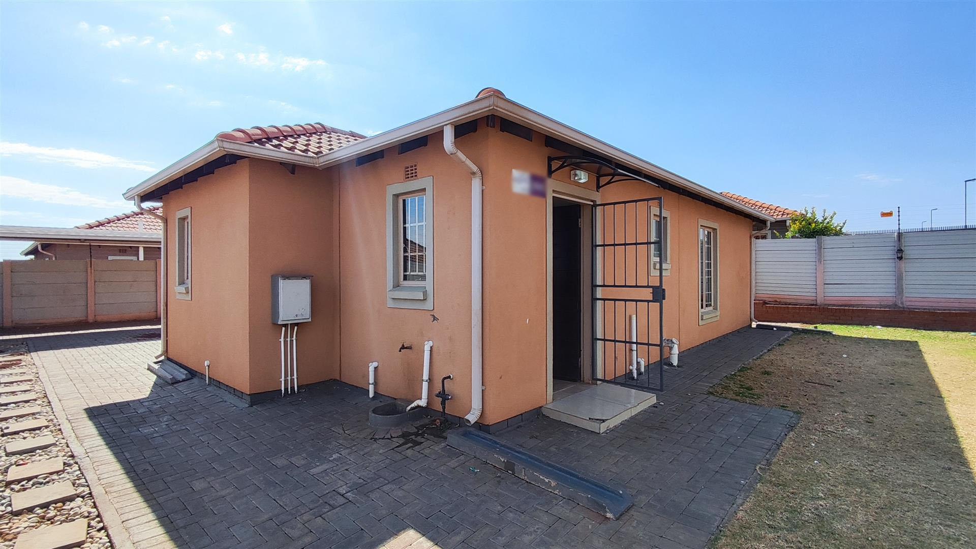 Front View of property in Sky City