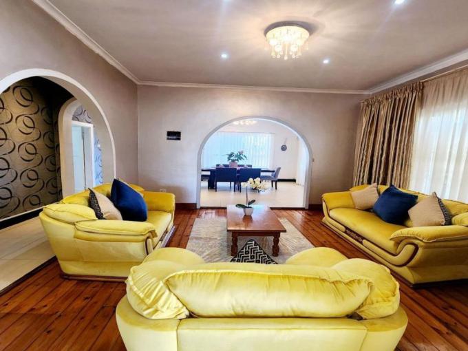 4 Bedroom House for Sale For Sale in Glen Anil - MR684655