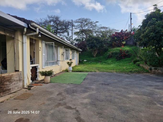 4 Bedroom House for Sale For Sale in Queensburgh - MR684662