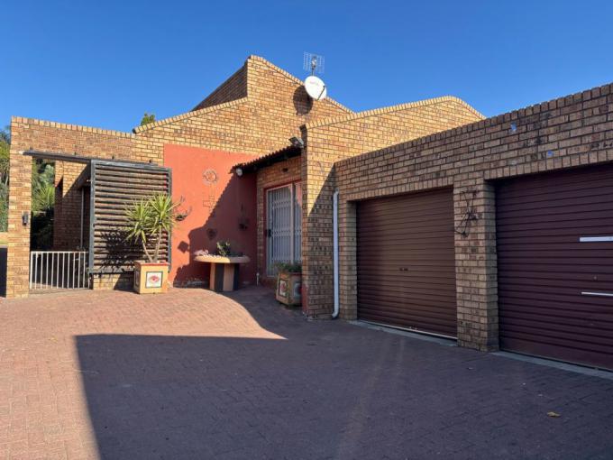 3 Bedroom Simplex for Sale For Sale in Die Heuwel - MR684667