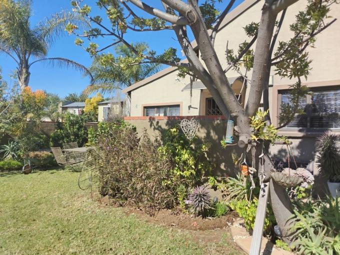 2 Bedroom House for Sale For Sale in Waterval East - MR684675