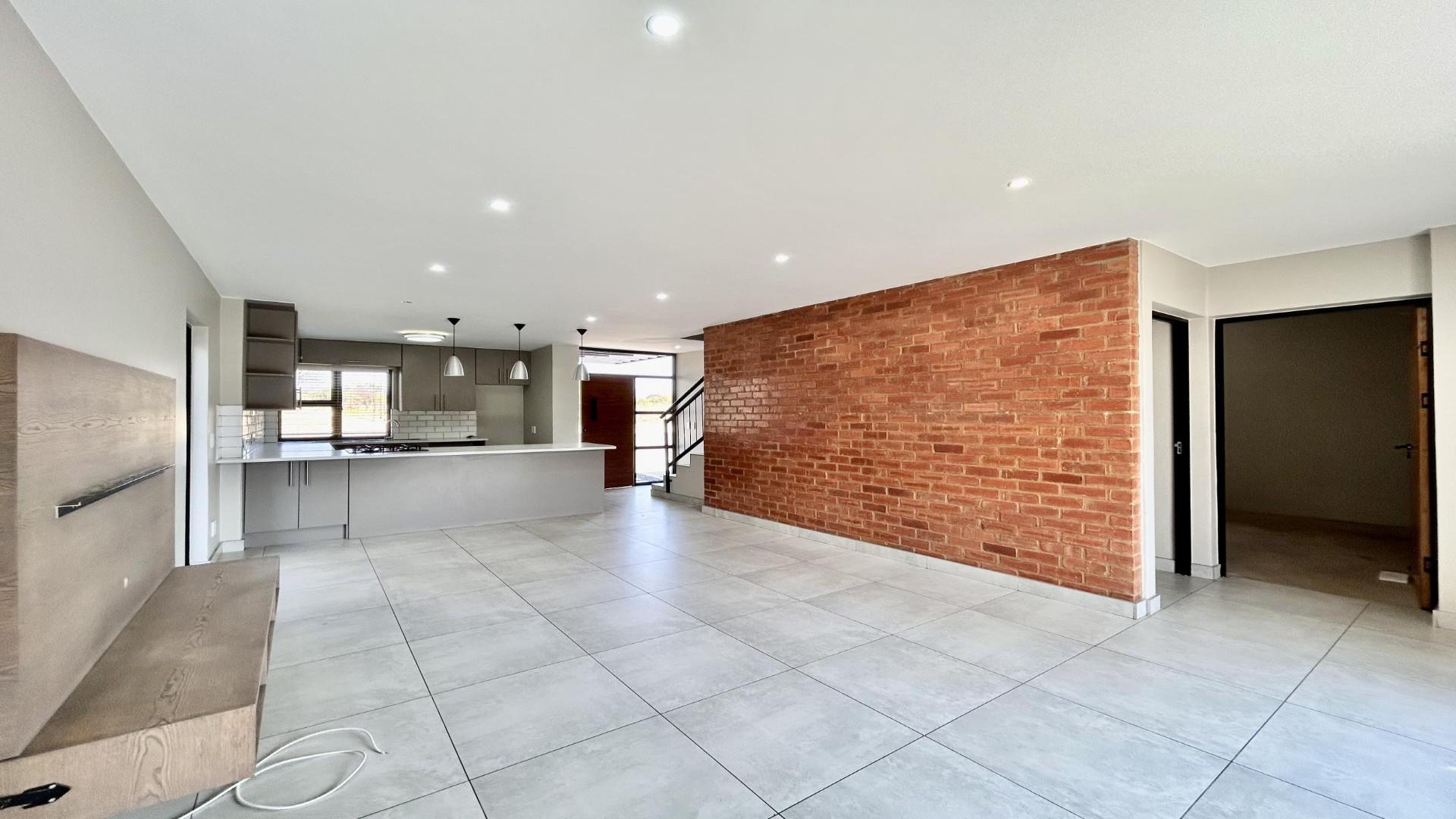 Lounges - 27 square meters of property in Hartbeespoort