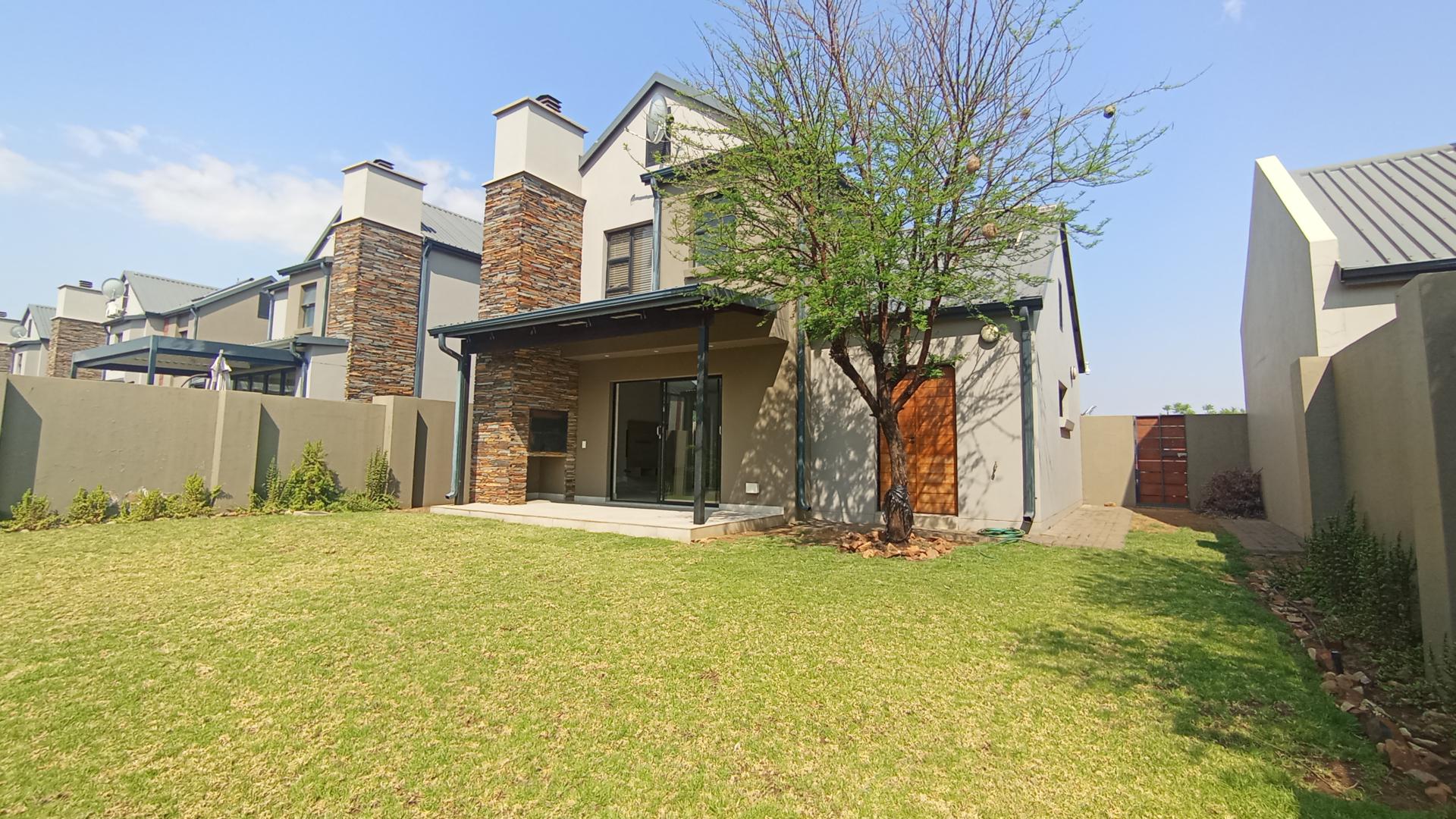 Backyard of property in Hartbeespoort