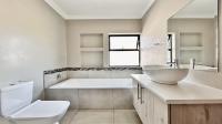 Bathroom 1 of property in Hartbeespoort