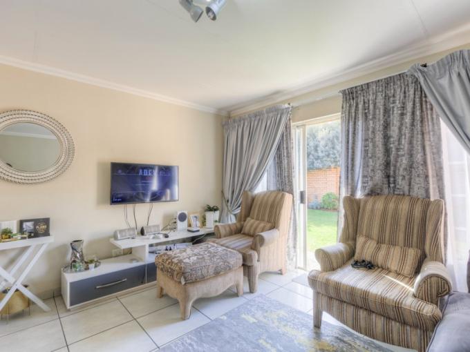 3 Bedroom Simplex to Rent in Equestria - Property to rent - MR684699