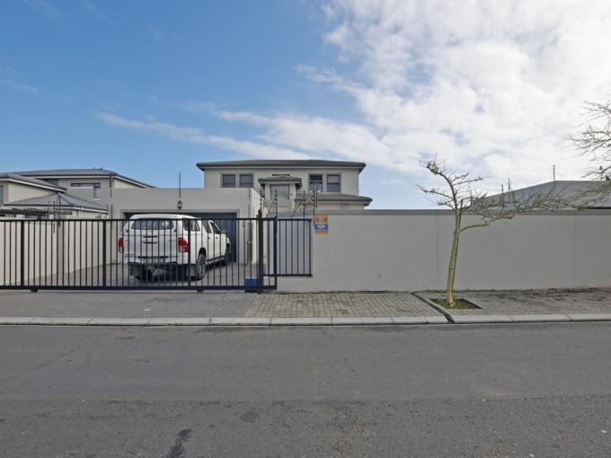3 Bedroom House for Sale For Sale in Parklands - MR684711