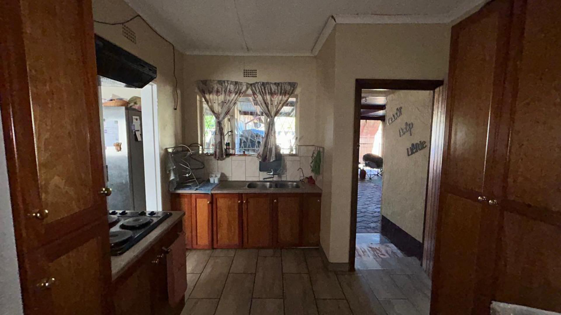 Kitchen of property in Kimberley