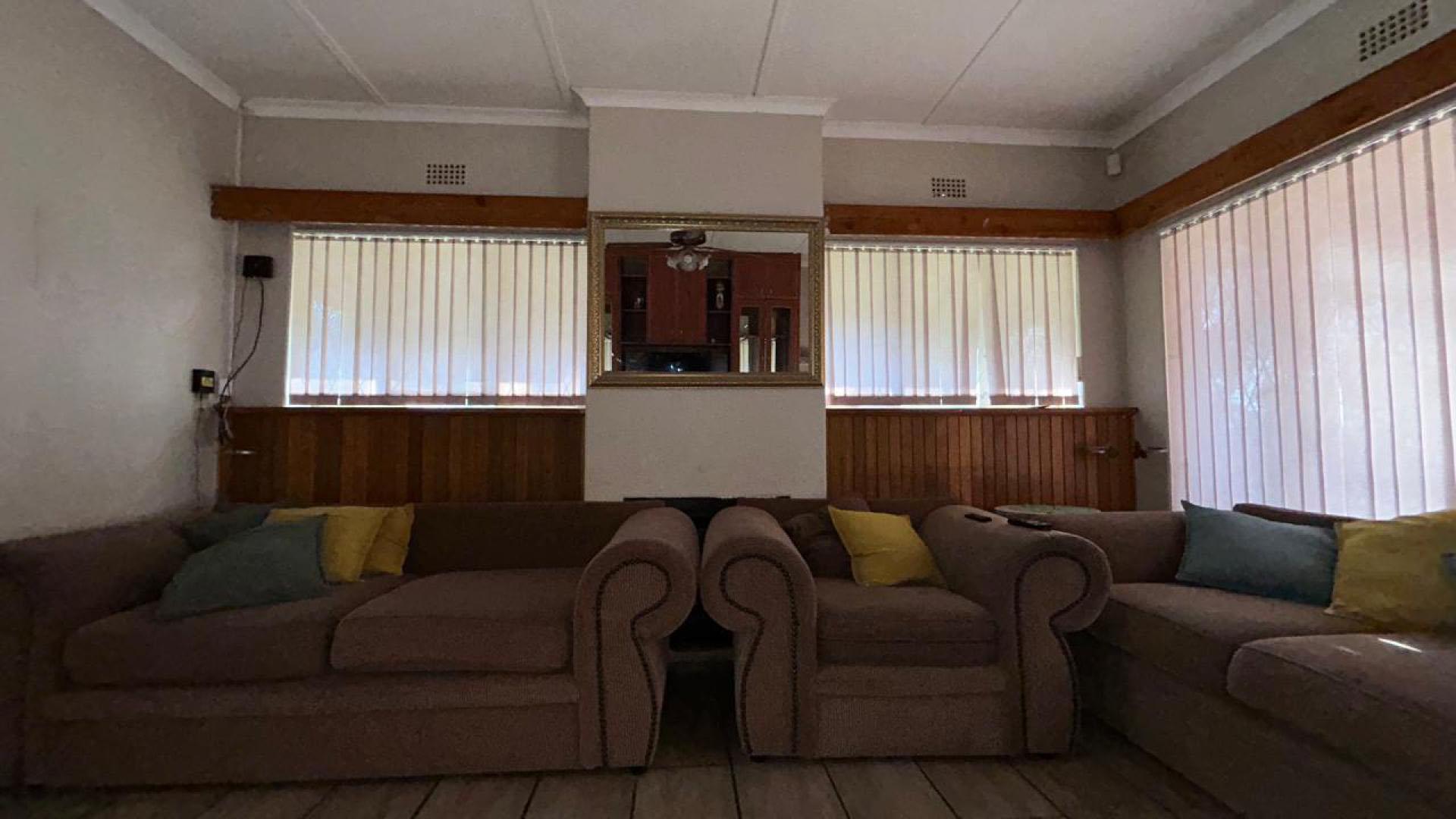 Lounges of property in Kimberley