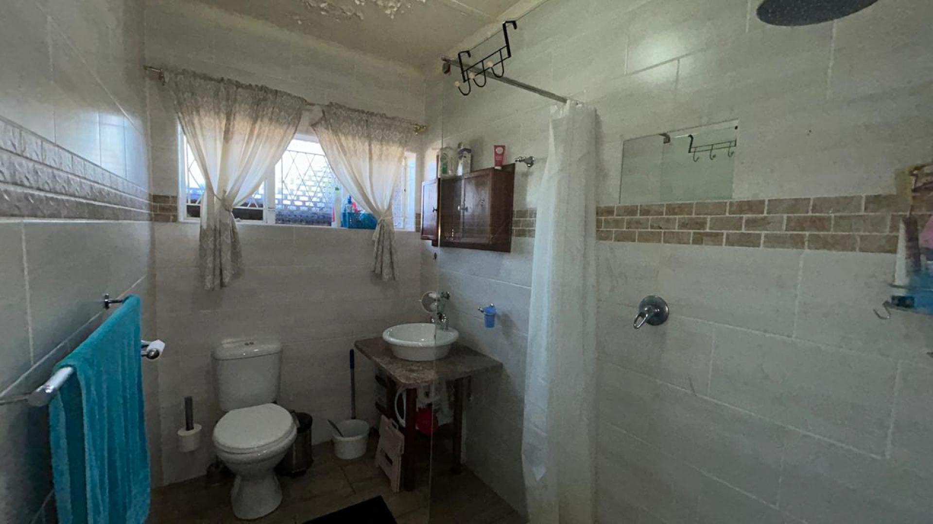 Bathroom 3+ of property in Kimberley