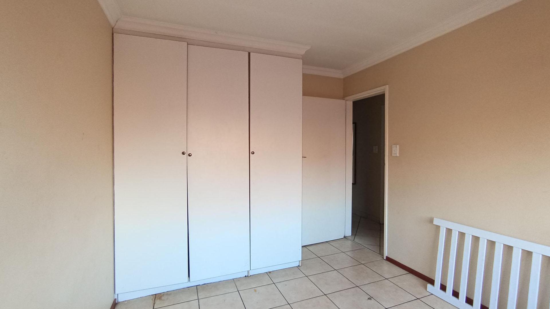 Bed Room 2 - 12 square meters of property in Culturapark