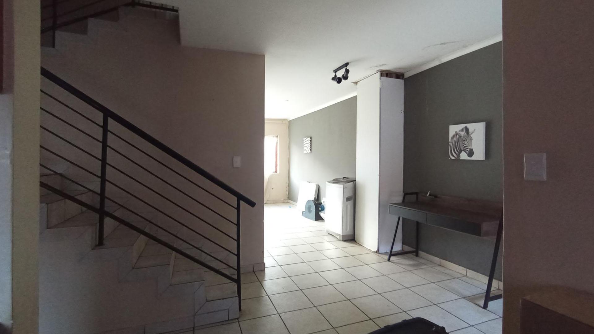 Dining Room - 5 square meters of property in Culturapark