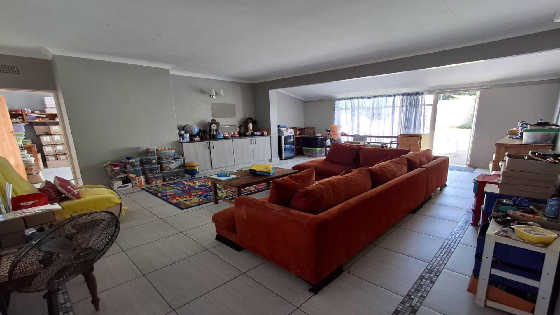 Lounges of property in Randhart