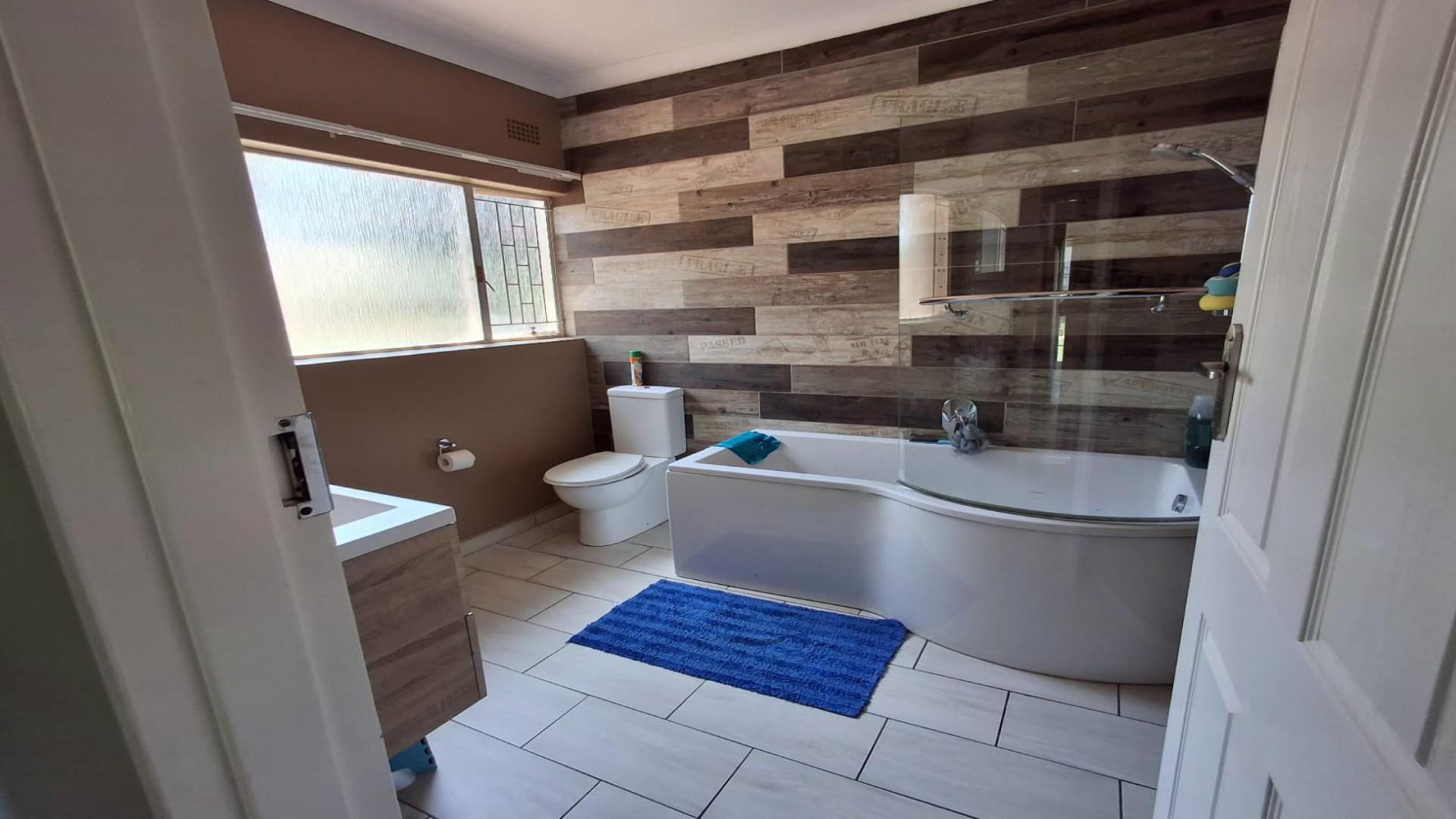 Bathroom 3+ of property in Randhart