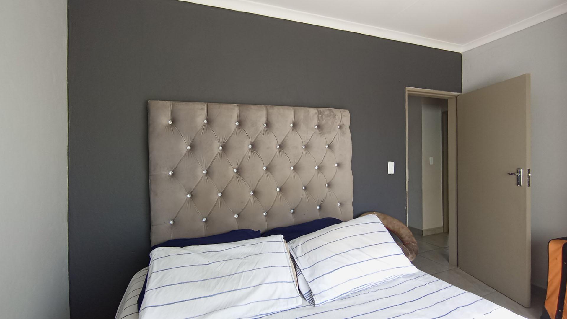 Bed Room 2 - 11 square meters of property in Andeon