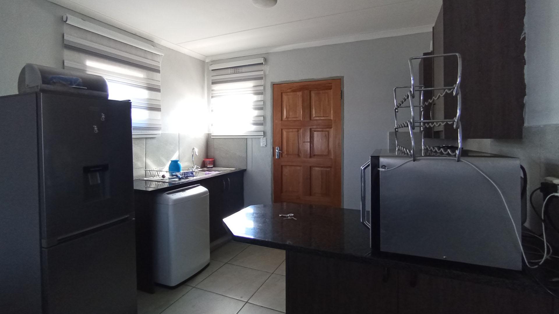 Kitchen - 14 square meters of property in Andeon