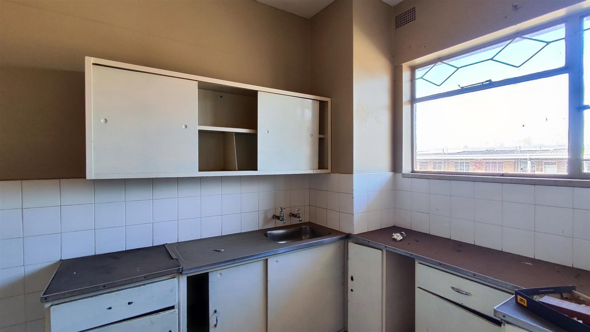 Kitchen - 9 square meters of property in Vanderbijlpark