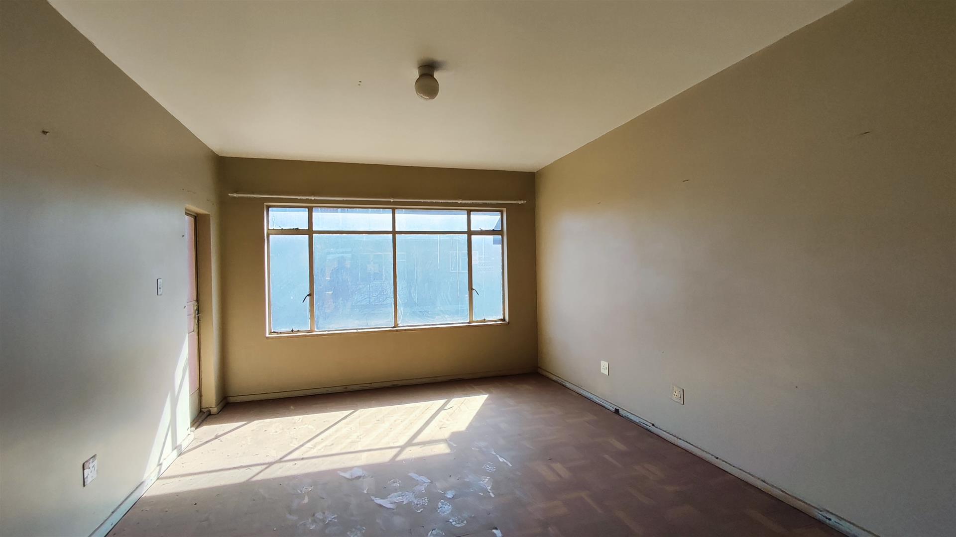 Lounges - 24 square meters of property in Vanderbijlpark