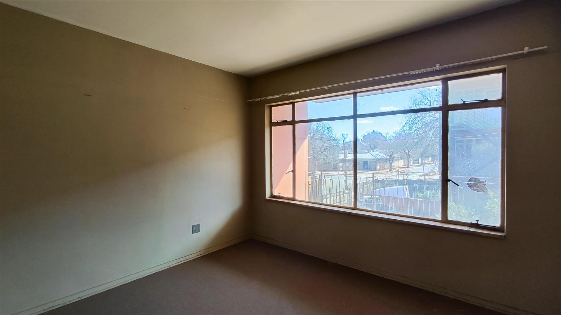 Bed Room 1 - 18 square meters of property in Vanderbijlpark