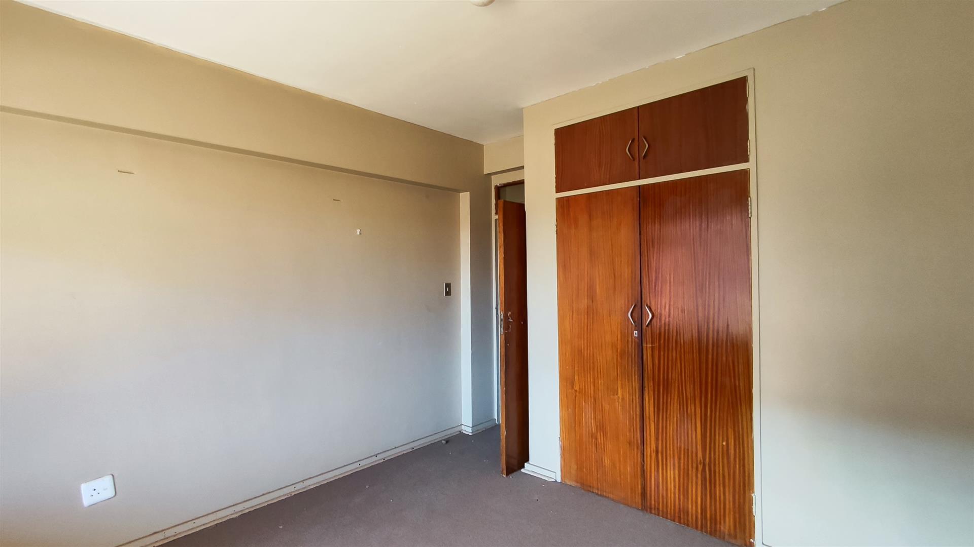 Bed Room 1 - 18 square meters of property in Vanderbijlpark