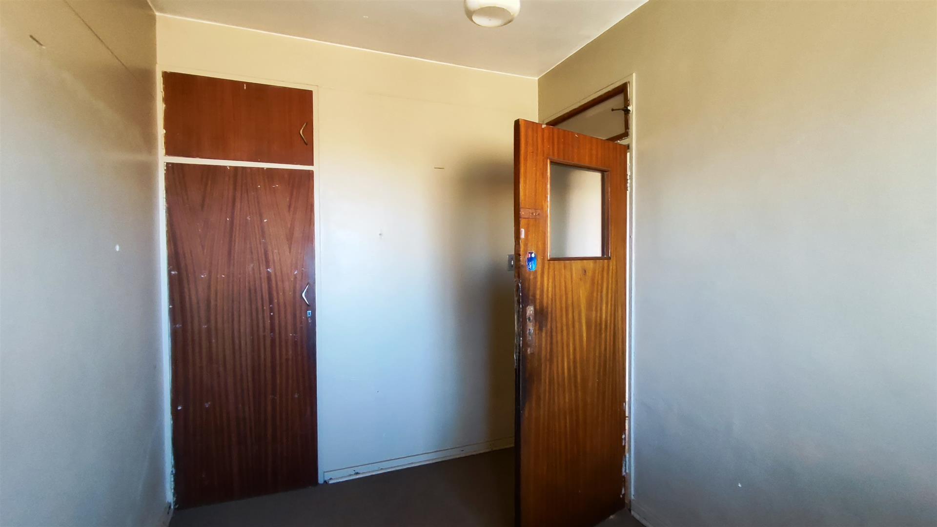 Bed Room 2 - 12 square meters of property in Vanderbijlpark