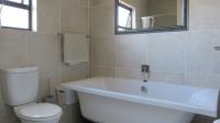 Bathroom 1 - 6 square meters of property in Oakdene