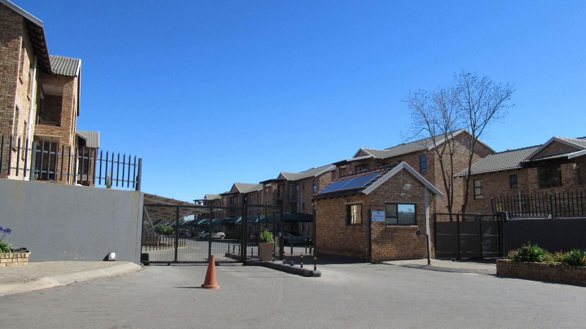 Front View of property in Princess A.H.