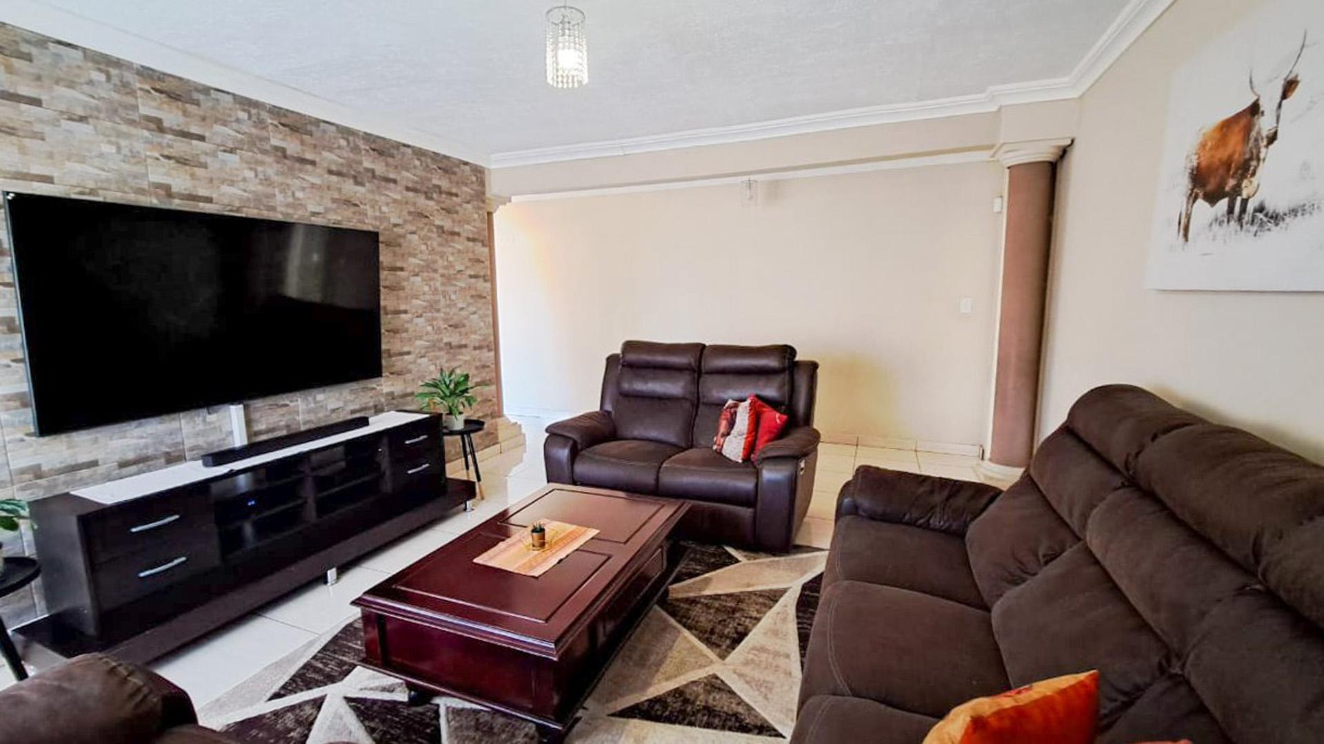 Lounges of property in Newcastle
